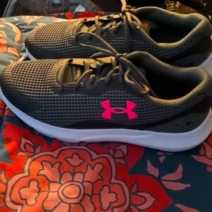 Women's size 11 Under Amour sneakers